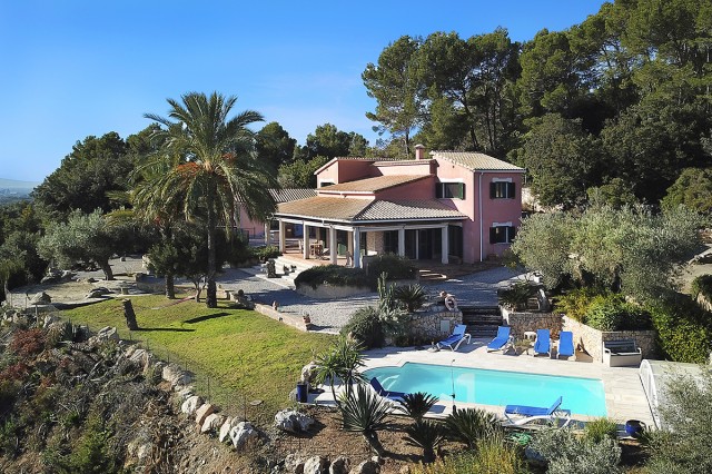 Spacious country villa with amazing panoramic views over the island near Selva