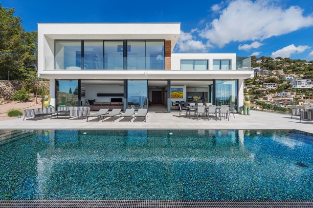 SWOGEN4251 Beautiful contemporary, sea view villa for sale in Génova, near to Palma and the airport