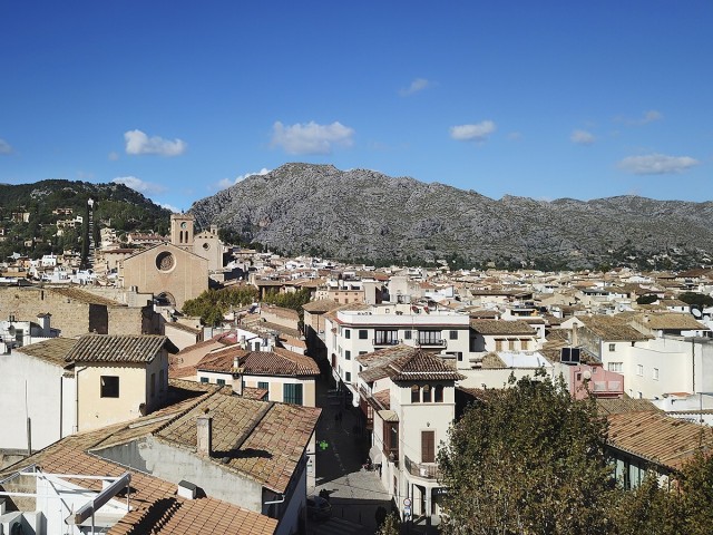 POL1746 Superb investment project in the best location in Pollensa town centre