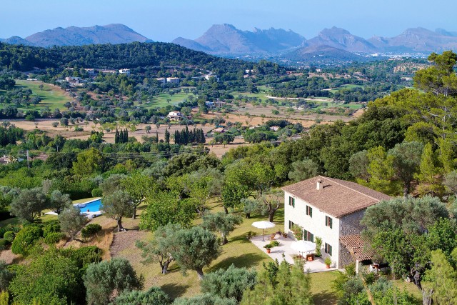 POL5454EXCL Peaceful and impressive estate with sea and mountain views near Pollensa town