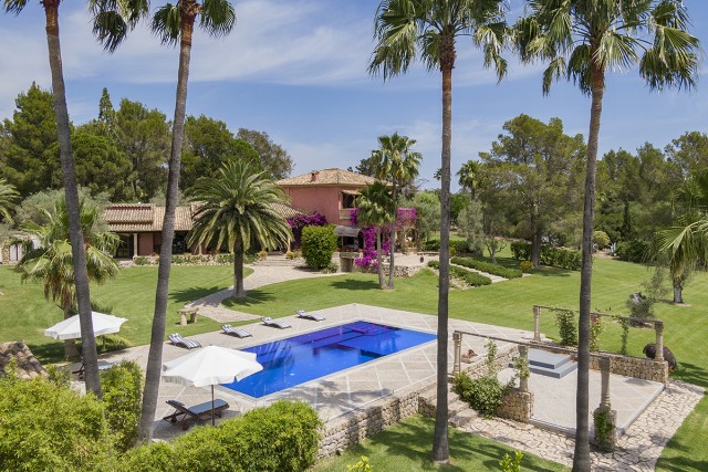 POL5902POLETV Large country estate with holiday rental license in the most exclusive location in Pollensa