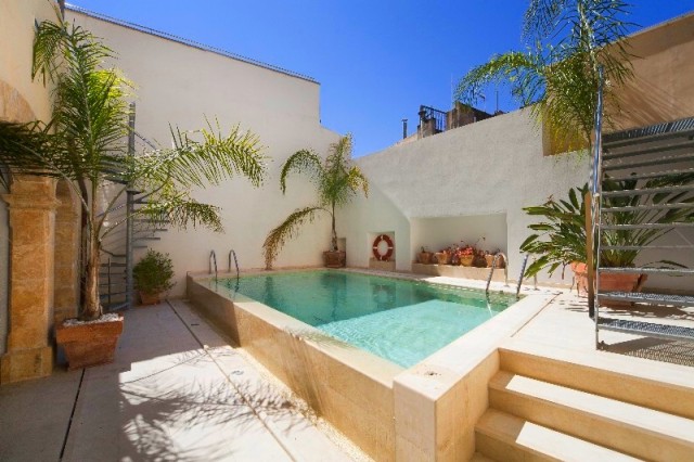 POL20554POL4 Stunning town house with guest accommodation, a luxury oasis with pool in the heart of Pollença