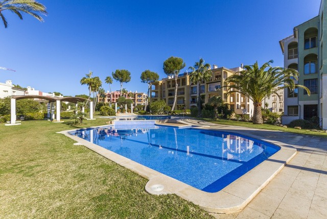 SWONSP1083 Luxury apartment in an exclusive community overlooking the golf course in Santa Ponça