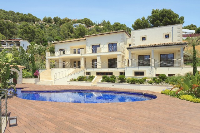 SWOSOV4213 Villa with stunning views for sale in Son Vida, Mallorca