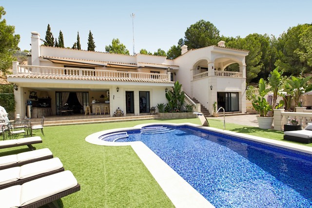 Fantastic villa with much privacy for sale in Costa de la Calma