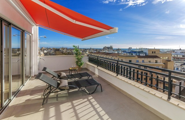 Stunning penthouse in Palma's historic old town with panoramic views over the city