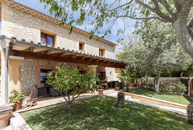 SWOCAL4454 Beautiful country house with pool for sale in the heart of Calvia village