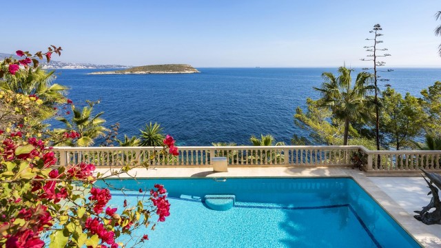 SWOCAV4937RM Luxury villa with private pool, roof terrace and direct sea access in Cala Vinyes