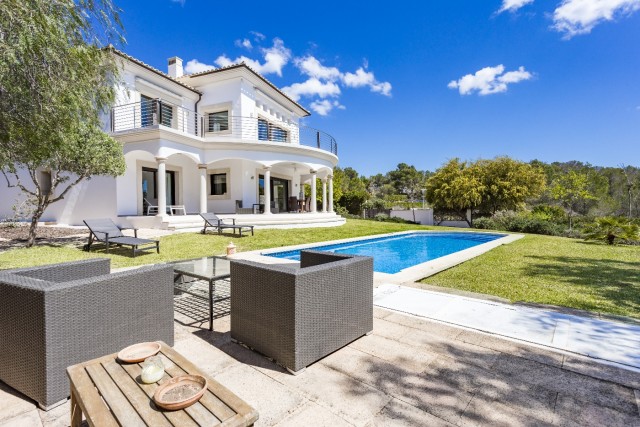Villa with panoramic views towards the sea and the forest in Cala Vinyas
