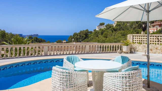 Sea view villa with possibility of extension in Costa de la Calma