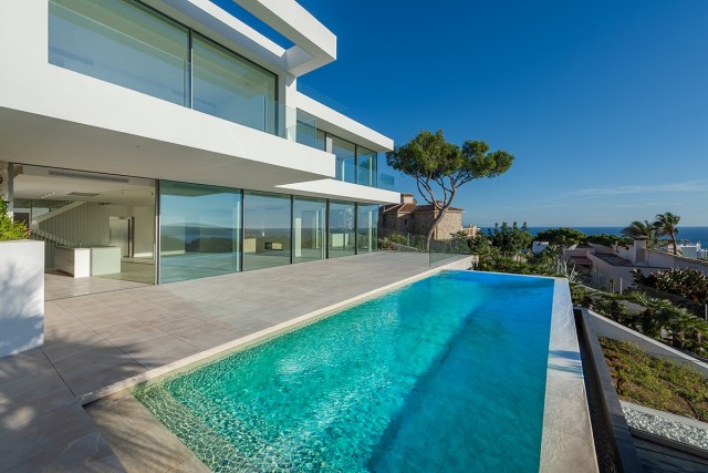 Stunning villa with top quality equipment and sea view in Costa d''en Blanes