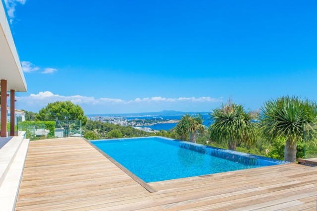 SWOBEN40017 Villa with luxury design and views of the bay of Palma in Bendinat