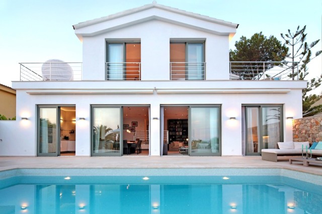 Luxury villa with guest apartment and sea views in Nova Santa Ponsa
