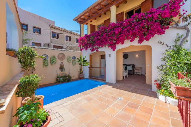 POL20433POL Lovely town house with small pool within walking distance from the centre in Pollensa