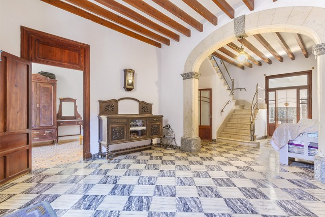 SAP20434 Traditional town house with original features in the centre of Sa Pobla