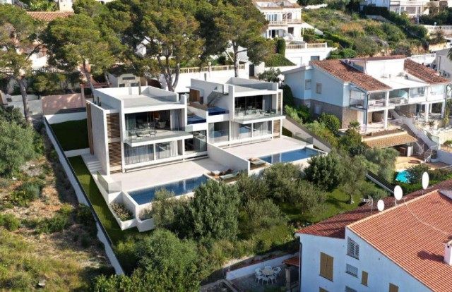 Ultra-modern villa with pool and Jacuzzi in Alcanada, Alcudia