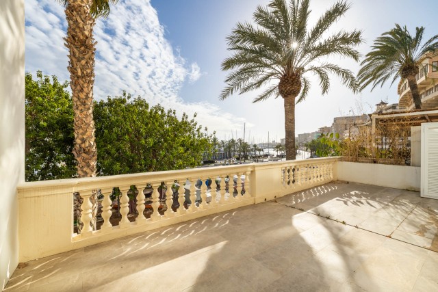SWOPAL10305 Completely renovated apartment on the famous Paseo Maritimo in Palma