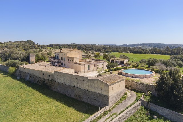 MON52718 Stately finca with working farm and several outbuildings in Montuïri