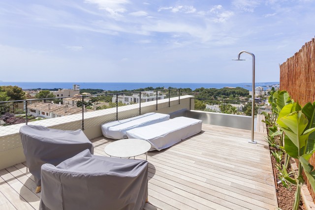 New contemporary-style penthouse with roof terrace in La Bonanova, Palma