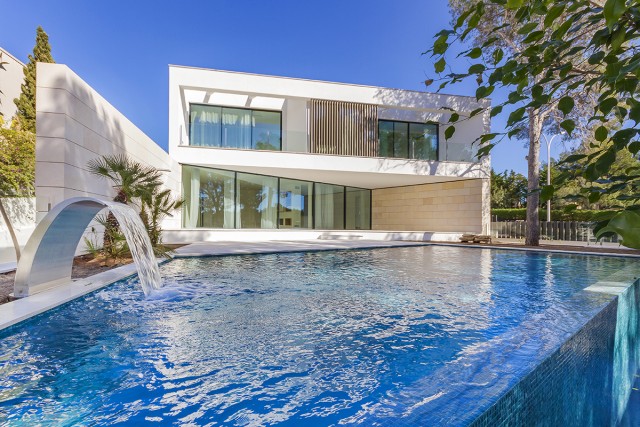 Brand new, ultra-modern villa with pool in Santa Ponsa