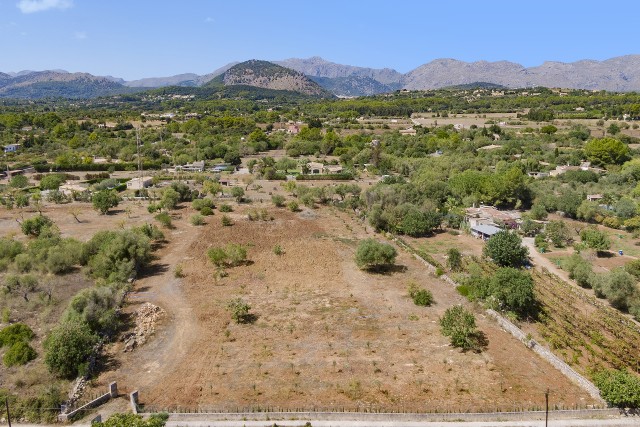 POL0581POL5 Large plot with submitted project, views of the countryside and mountains in Pollensa