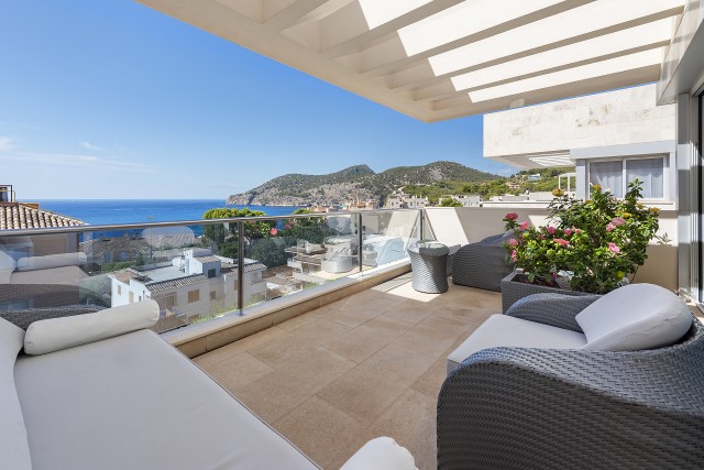 4 Bedroom penthouse close to the beach in Camp de Mar