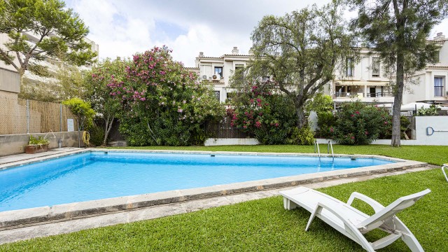 Ground floor apartment with community pool and private garden in Portals Nous