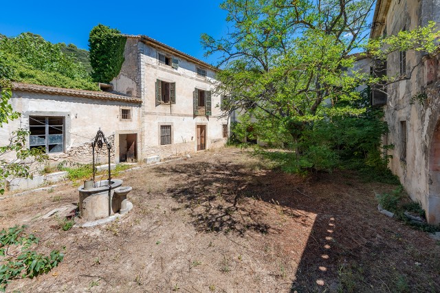 Charming estate with original features and great potential in Alaro, Mallorca
