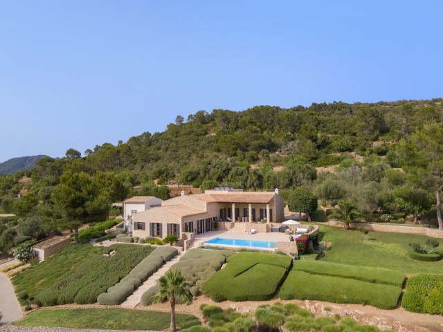 CAD52903 Outstanding hillside villa with large pool and fabulous views in Sant Llorenç