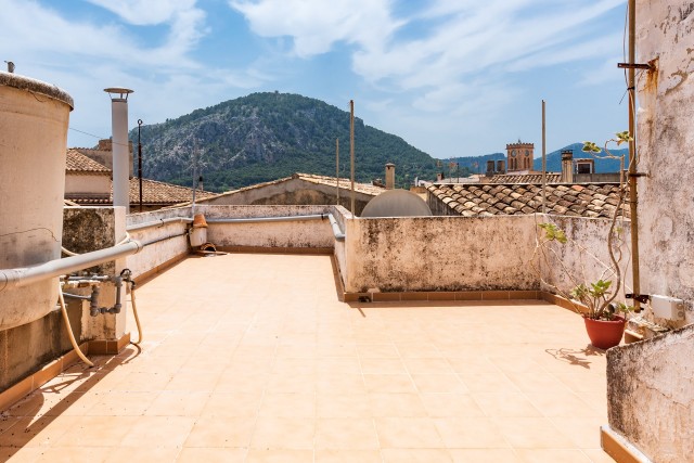 4 Bedroom townhouse in Pollensa Old Town with rooftop terrace