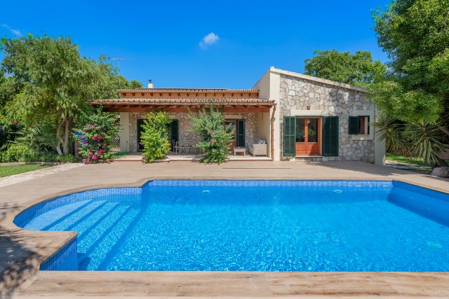 POL40768 Charming 3 bedroom villa with mature gardens in a sought-after area of north Mallorca