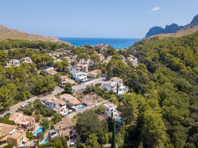 Plots with lots of potential and a great location in Cala San Vicente