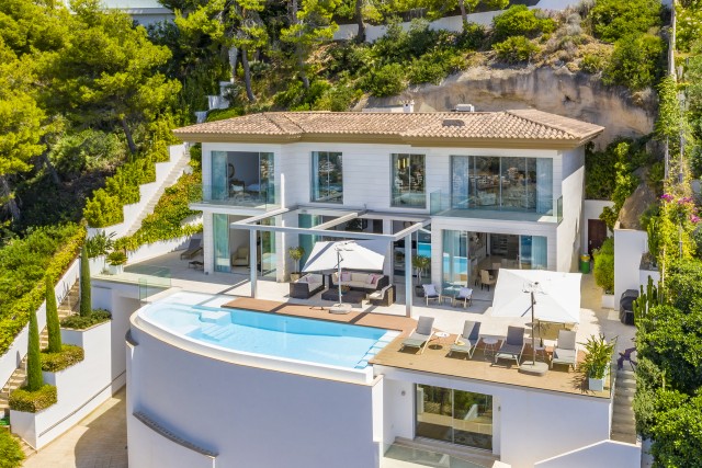 Impressive villa with fantastic sea views in the exclusive area of Puerto Andratx