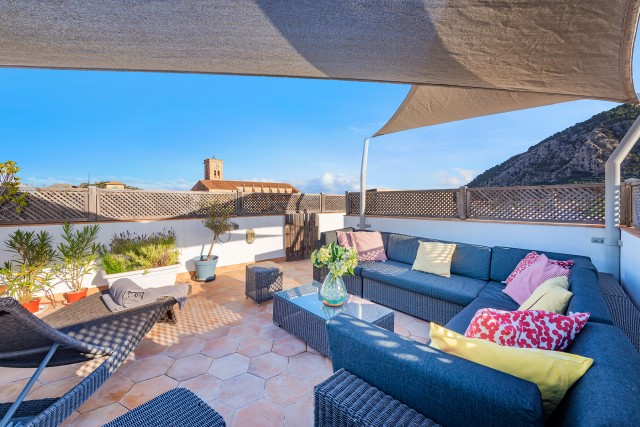 4 Bedroom village house with rental license, rooftop terrace and panoramic views in Pollensa
