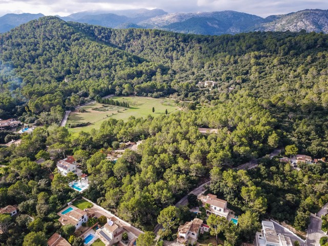 POL0605 Building plot with mountain views and lots of potential close to Pollensa