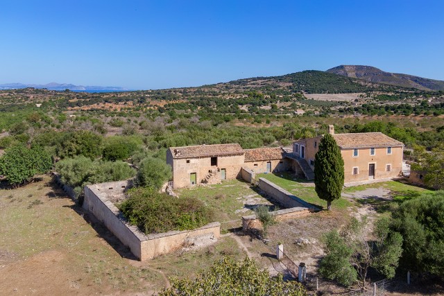 CAD52576 Large country property with great potential in Sant Llorenc des Cardassar