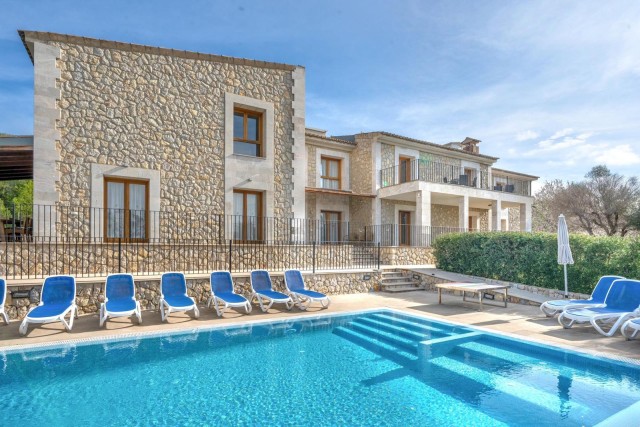 Rustic finca on a large, picturesque plot with Mediterranean charm in Alcudia