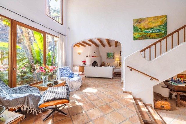BON40846 Characterful villa with pool and garage in a sought-after area of Alcudia