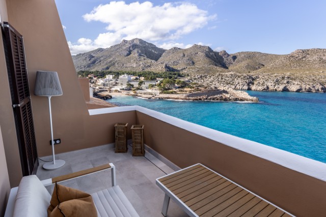 CAV20622 Renovated luxury townhouse with uninterrupted coastal views in Cala San Vicente