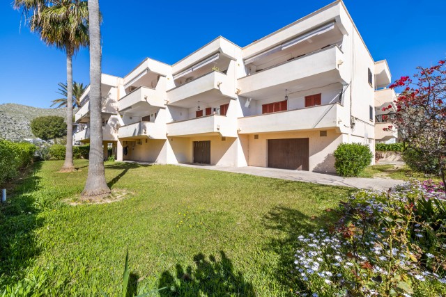 PTA12011 Well-presented apartment with garage close to the beach in Puerto Alcudia
