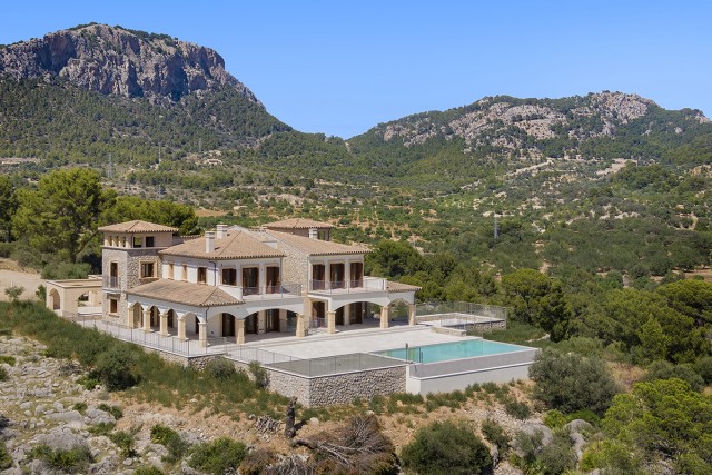 SWOCDM5153 Incredible mansion on a huge hillside plot in Camp de Mar.