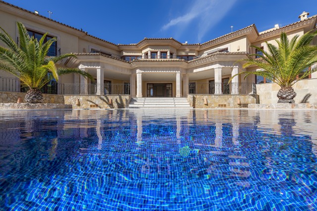 SWOSDM40171 Luxurious villa with guest apartment in Sol de Mallorca