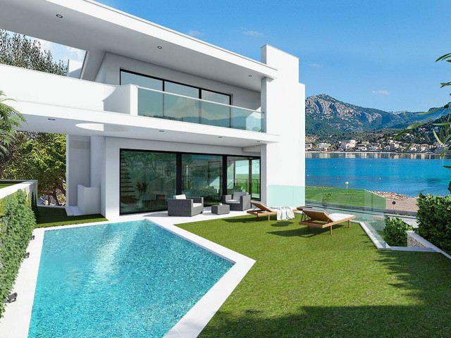 Luxury seafront villa with pool metres from the beach in Puerto Sóller