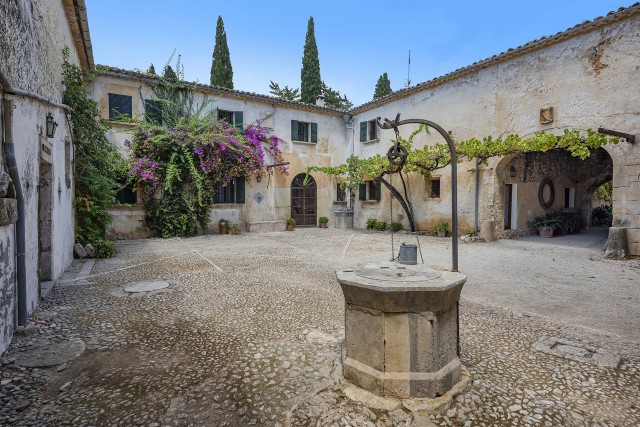CAM5180 Traditional finca with lots of privacy in stunning surrounding in Campanet