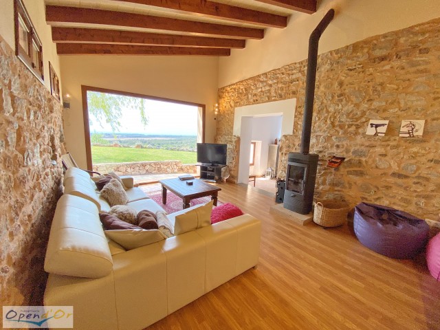 FINCA SITUATED ON THE TOP OF A HILL WITH INCREDIBLE PANORAMIC VIEWS OVER THE MEDITERRANEAN SEA AND THE SURROUNDINGS.