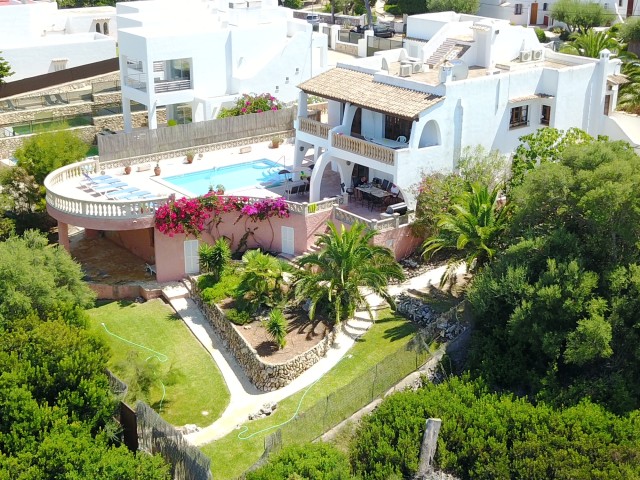 FOR SALE VILLA IN FRONT LINE MARINA CALA D´OR