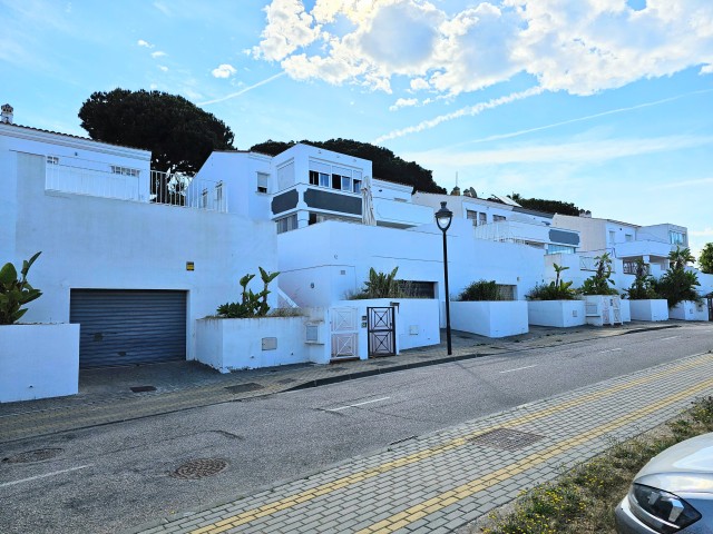 Villa Nieruchomości in Cabopino, Marbella, Málaga, Hiszpania