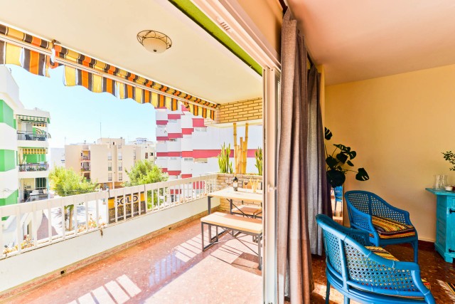 A newly reformed 4 bedroom, 3 bathroom apartment in Nerja Town Centre. Easy walking distance to Balcon de Europa and town beaches. 