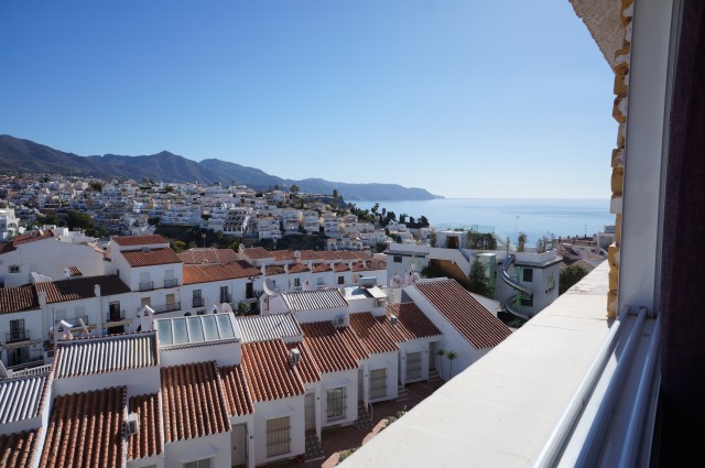Lovely refurbished one bedroom apartment in the sought after Parador area of Nerja.