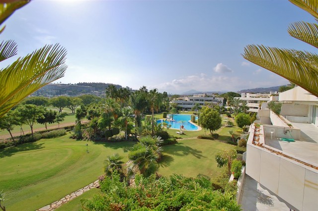 Penthouse for Sale - 1.950.000€ - Nueva Andalucía, Costa del Sol - Ref: 2336